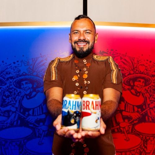 Artista amazonense assina artes de latas inspiradas no Festival de Parintins
