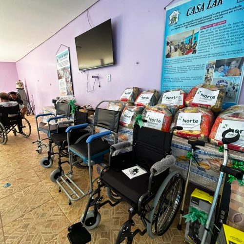 Casa Lar dos Idosos em Iranduba recebe doação de cadeiras de rodas e cestas básicas