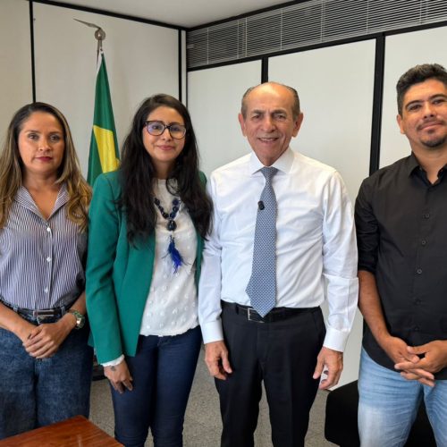 Cléia Branches articula em Brasília avanço de projeto que prevê piso salarial para servidores da Educação