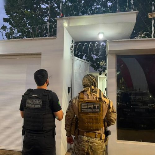 Delegado e investigador do Amazonas são presos em operação que apura roubo de R$ 800 mil e ouro em Roraima