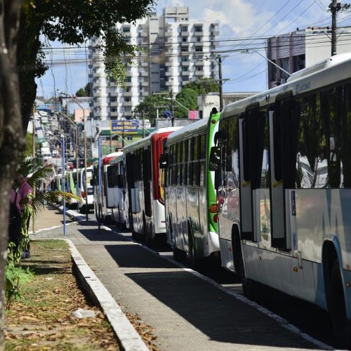Ônibus podem parar em Manaus nesta quinta-feira por falta de pagamento