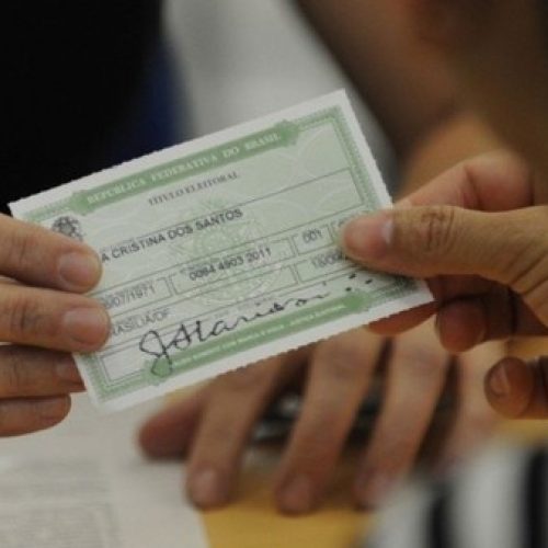 Último dia para tirar e regularizar o título de eleitor é nesta quarta-feira