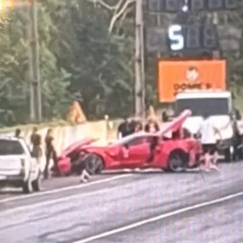 Piloto perde controle e destrói carro durante prova na Amazonas Dragway
