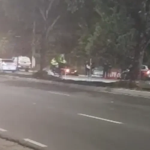 Suposto racha termina em acidente na Avenida do Turismo