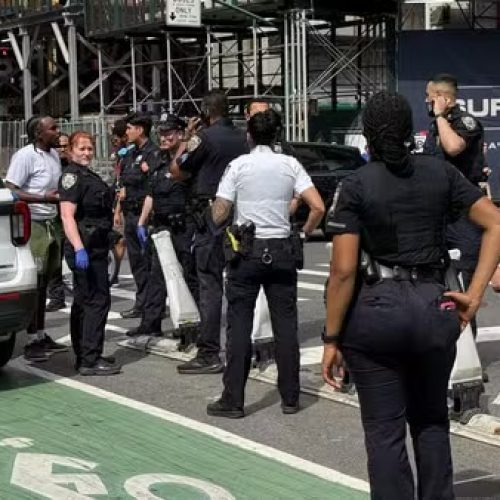 Tiros provocam correria na Times Square e suspeito é detido pela polícia