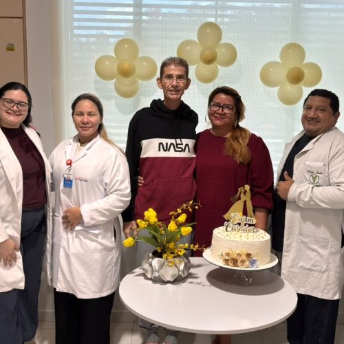 Casal oficializa união após 17 anos juntos em cerimônia realizada em hospital de Manaus