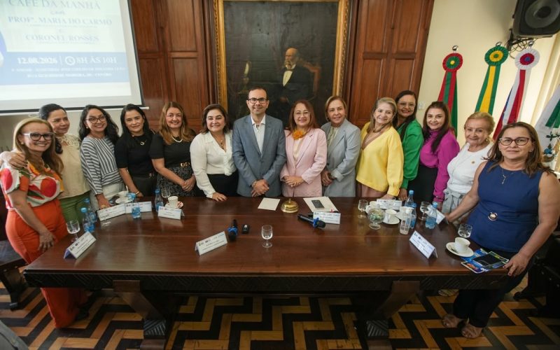 Professora Maria do Carmo apresenta prévia de plano de governo em encontro com comerciantes do Estado