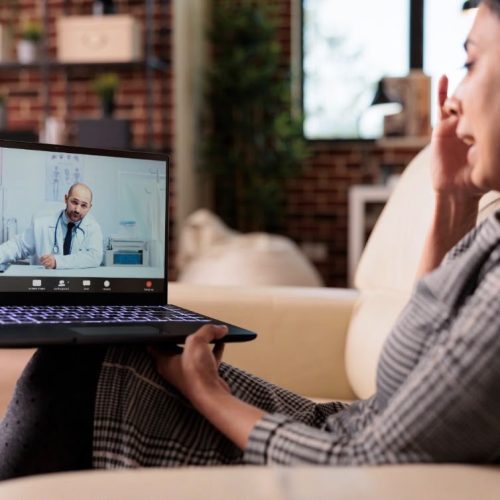 Telessaúde facilita consultas médicas durante período de maior circulação de vírus