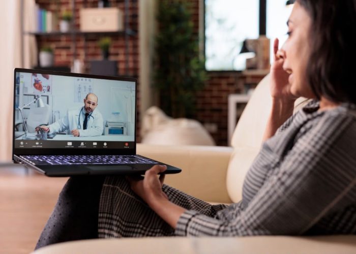 Telessaúde facilita consultas médicas durante período de maior circulação de vírus